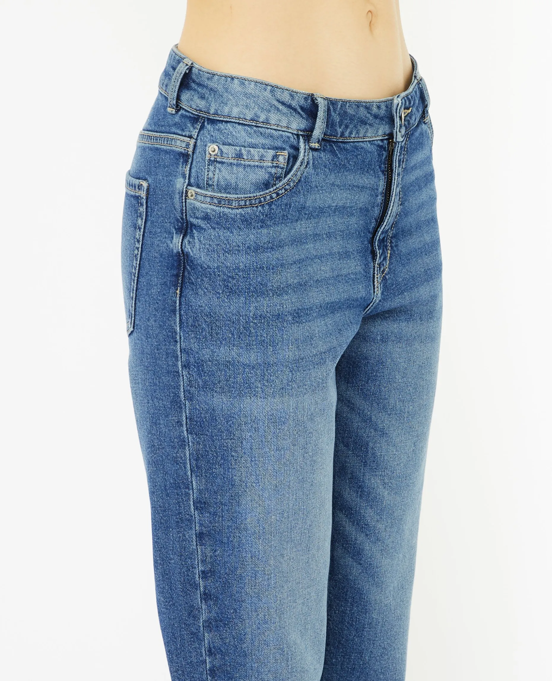 Jean Droit Taille Regular Avec Bas Effilochés - Bleu