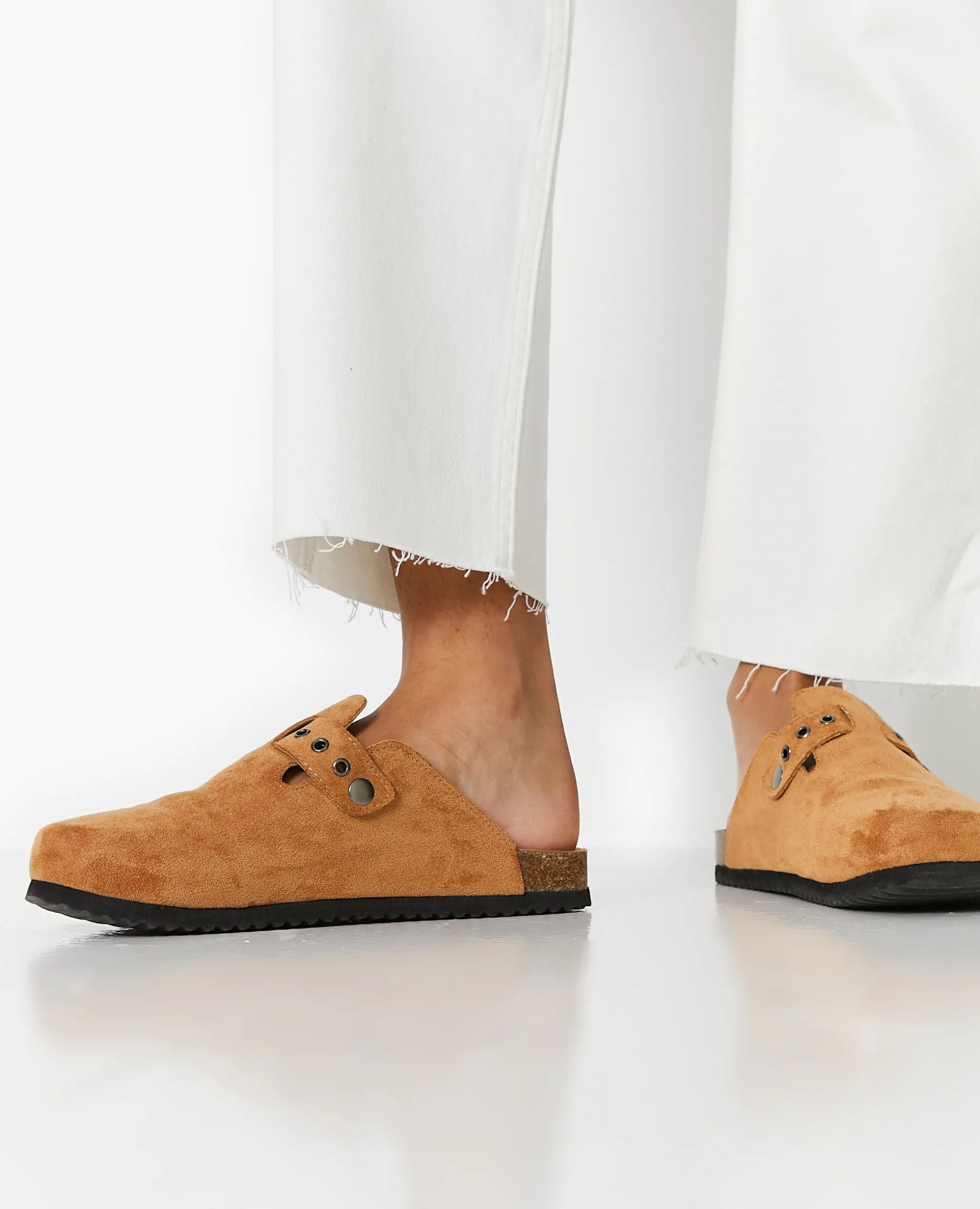 Mules Fermées Esprit Sabot En Suédine - Camel