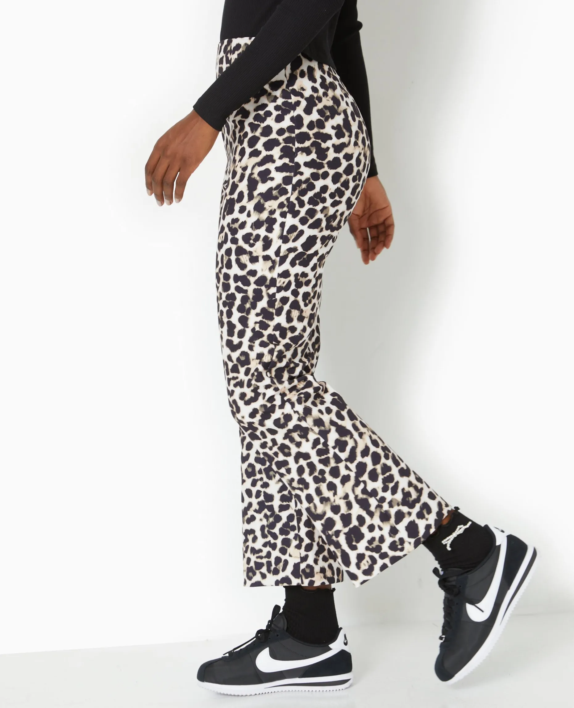 Pantalon 7/8è;me Flare Motif Léopard - Noir