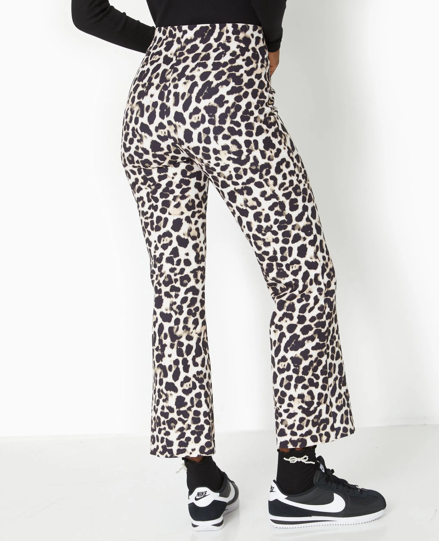 Pantalon 7/8è;me Flare Motif Léopard - Noir