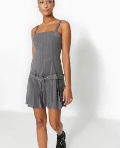 Robe Courte Avec Ceinture Et Bas Plissé - Gris Foncé