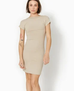Robe Courte Avec Dos Ouvert - Beige