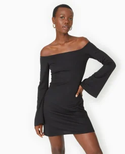 Robe Courte Encolure Bardot Et Manches Flare - Noir