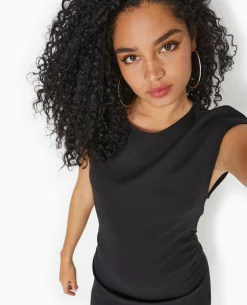 Robe Courte Sans Manches Avec Fronces Côtés - Noir