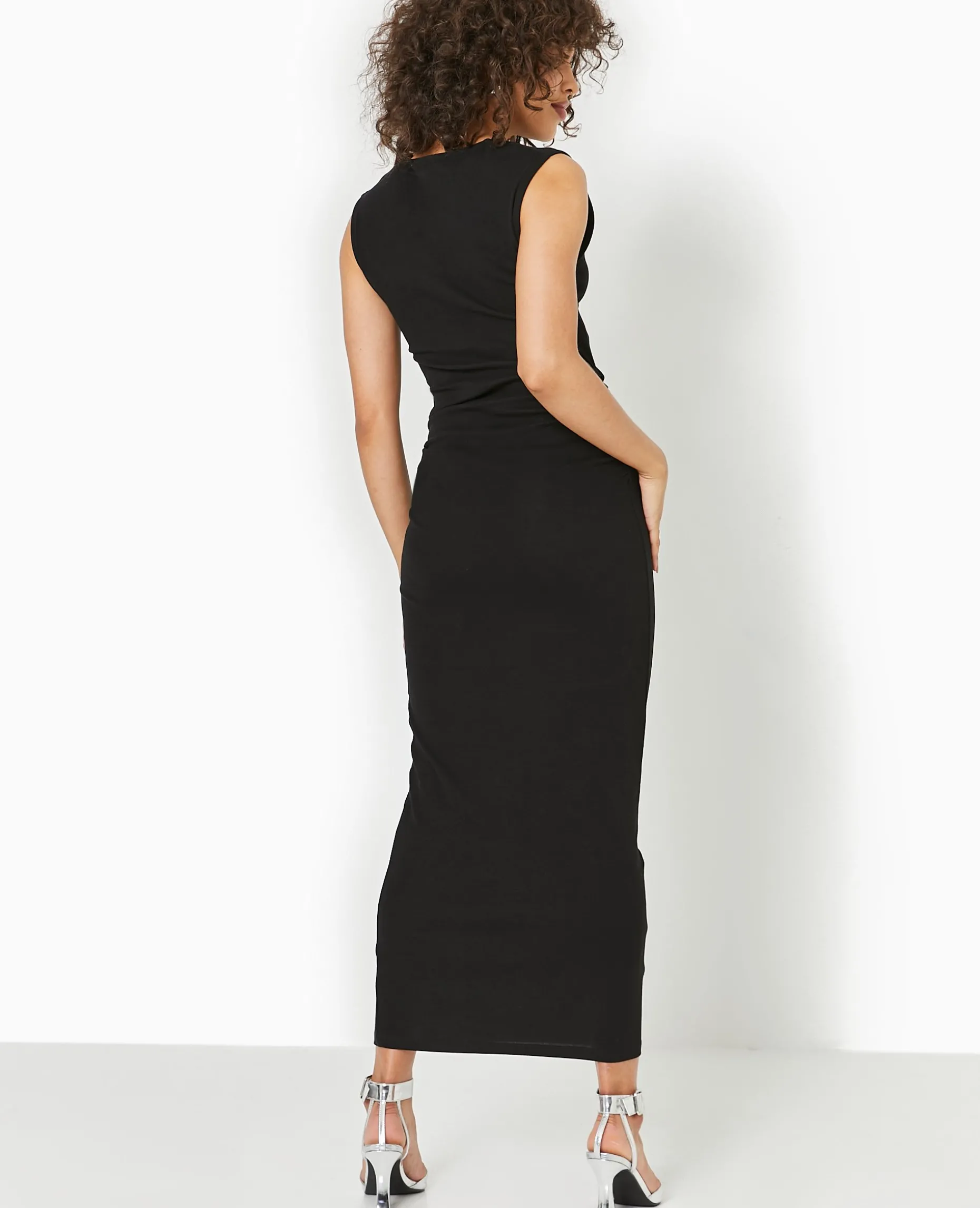 Robe Longue Sans Manches Avec Fronces - Noir