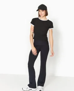T-shirt Ajusté Avec Bords Contrastés - Noir