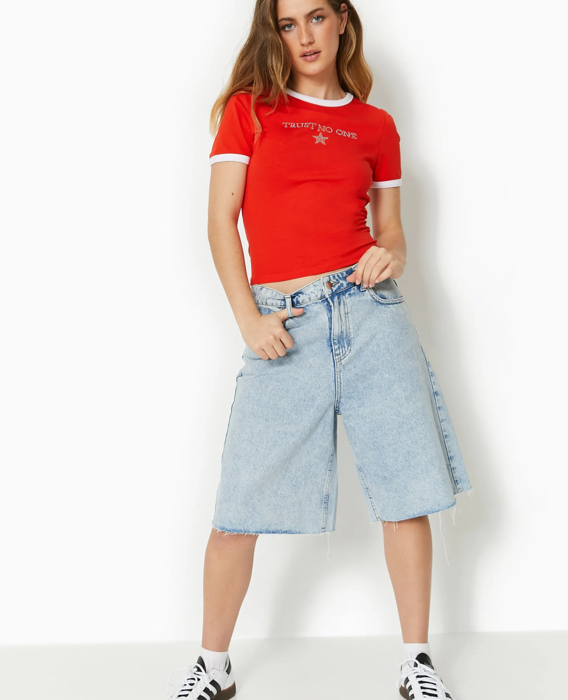 T-shirt Avec Message En Strass - Rouge